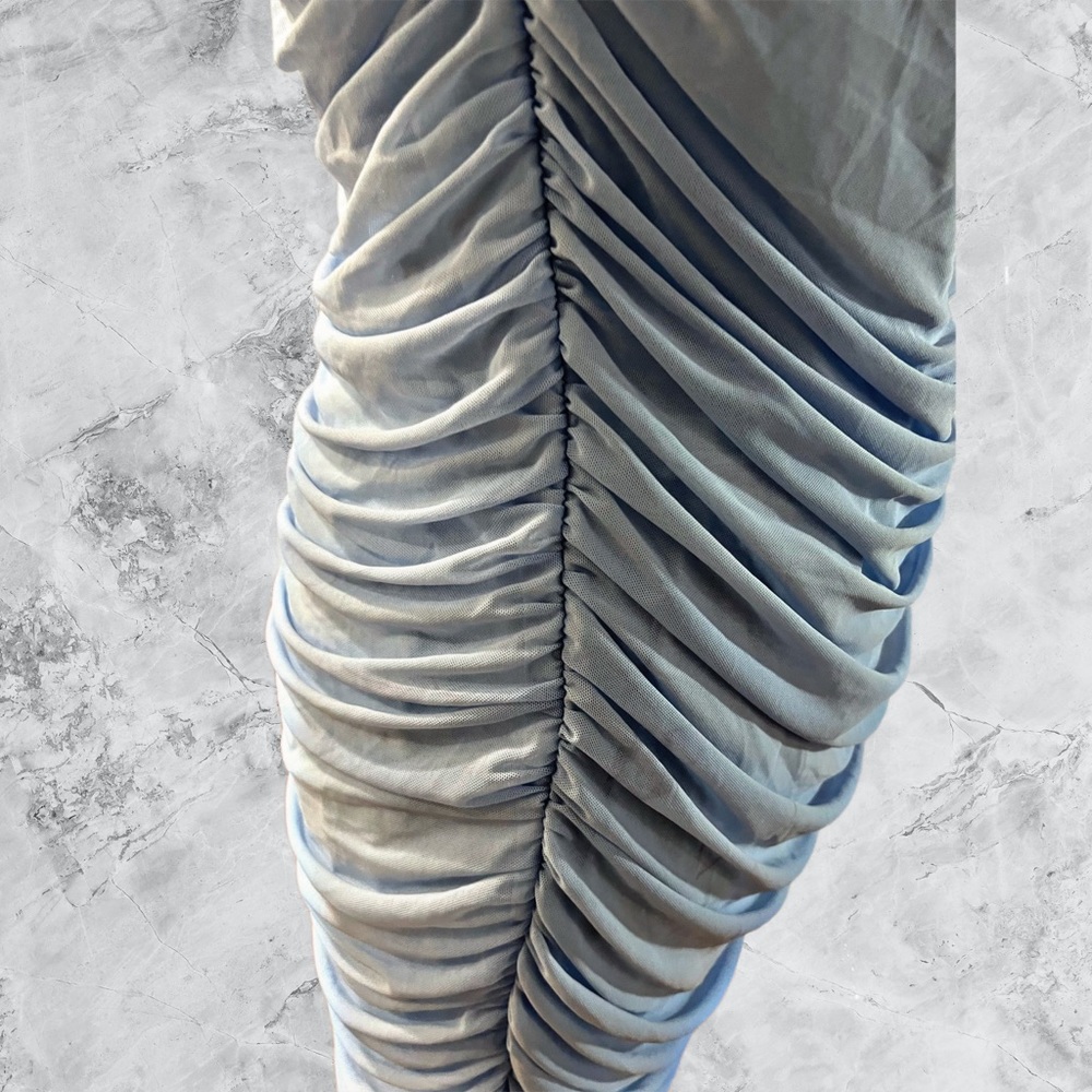 🆕 LIGHT BLUE RUCHED MIDI DRESS - Picture 4 of 9